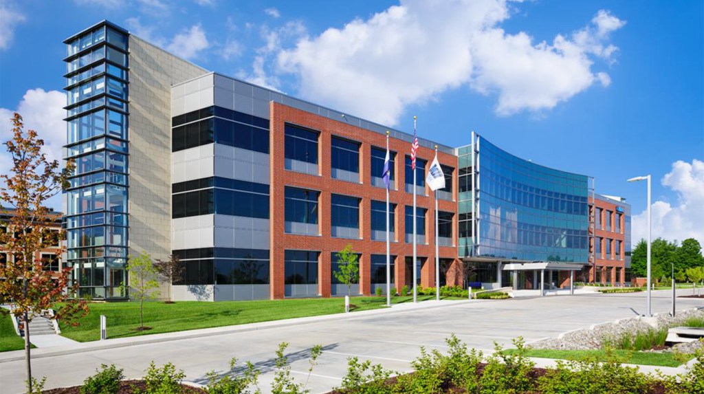 Branża budowlana obsługiwana przez MiTek - Zewnętrzna część głównego budynku biurowego firmy MiTek w St Louis, Missouri
